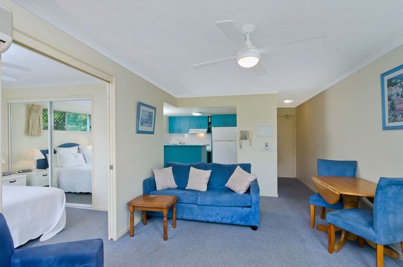 11 'Surfers Beach Resort' 199 Surf Parade, BROADBEACH QLD 4218, Broadbeach - Thumbnail 4