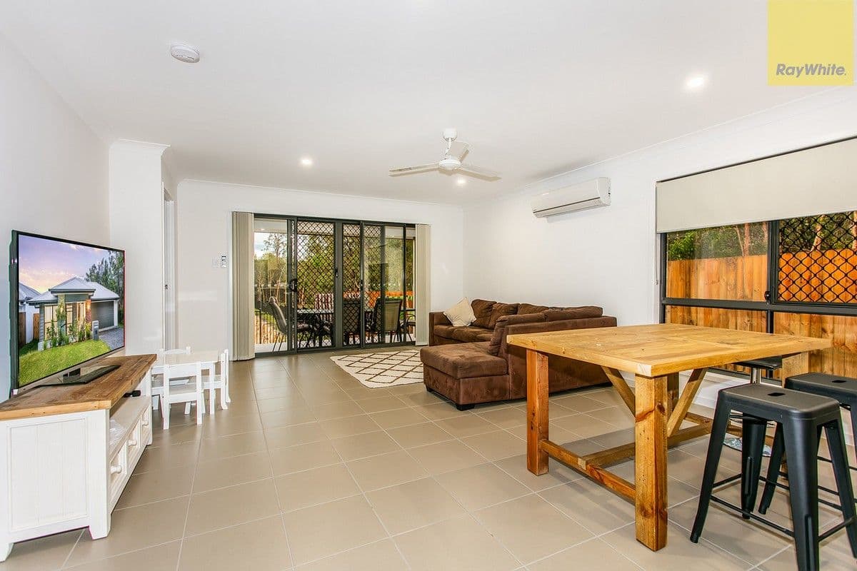 18 Mount Cooroora Street, PARK RIDGE QLD 4125, Park Ridge - Thumbnail 4