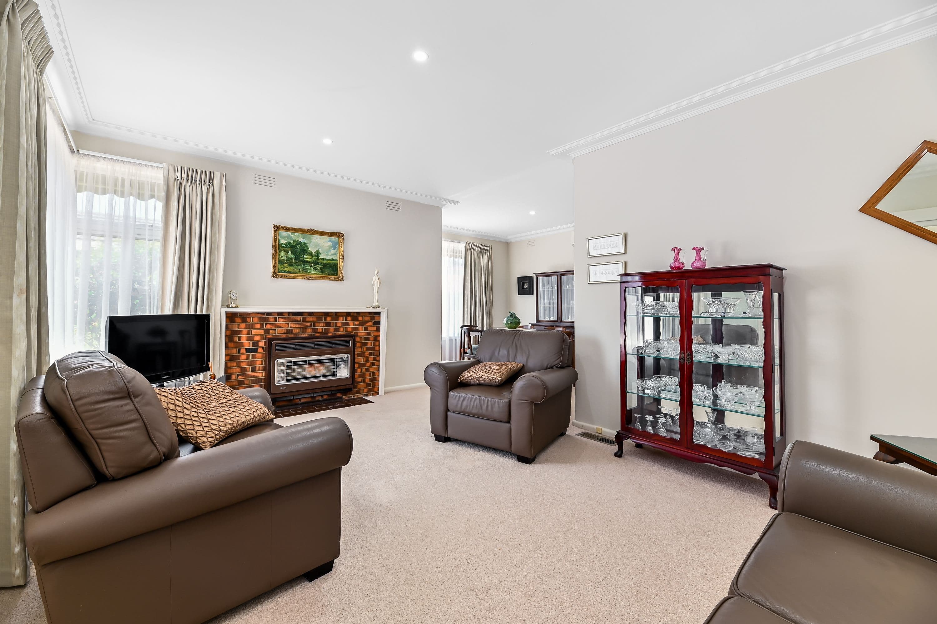 20 Wave Avenue, Mount Waverley VIC 3149, Mount Waverley - Thumbnail 2