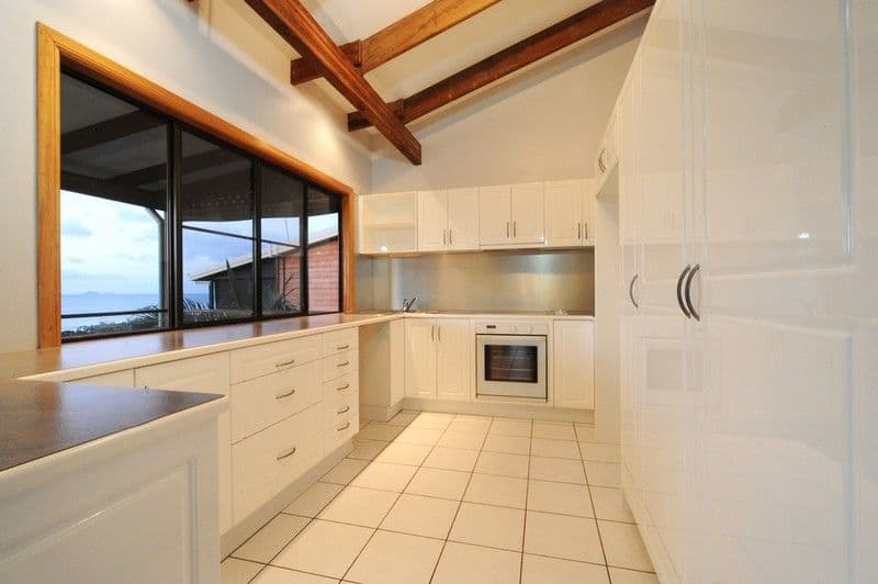 9 Woodwark Crescent, CANNONVALE QLD 4802, Cannonvale - Thumbnail 3