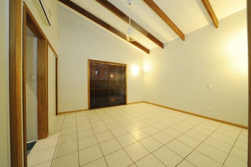9 Woodwark Crescent, CANNONVALE QLD 4802, Cannonvale - Thumbnail 6