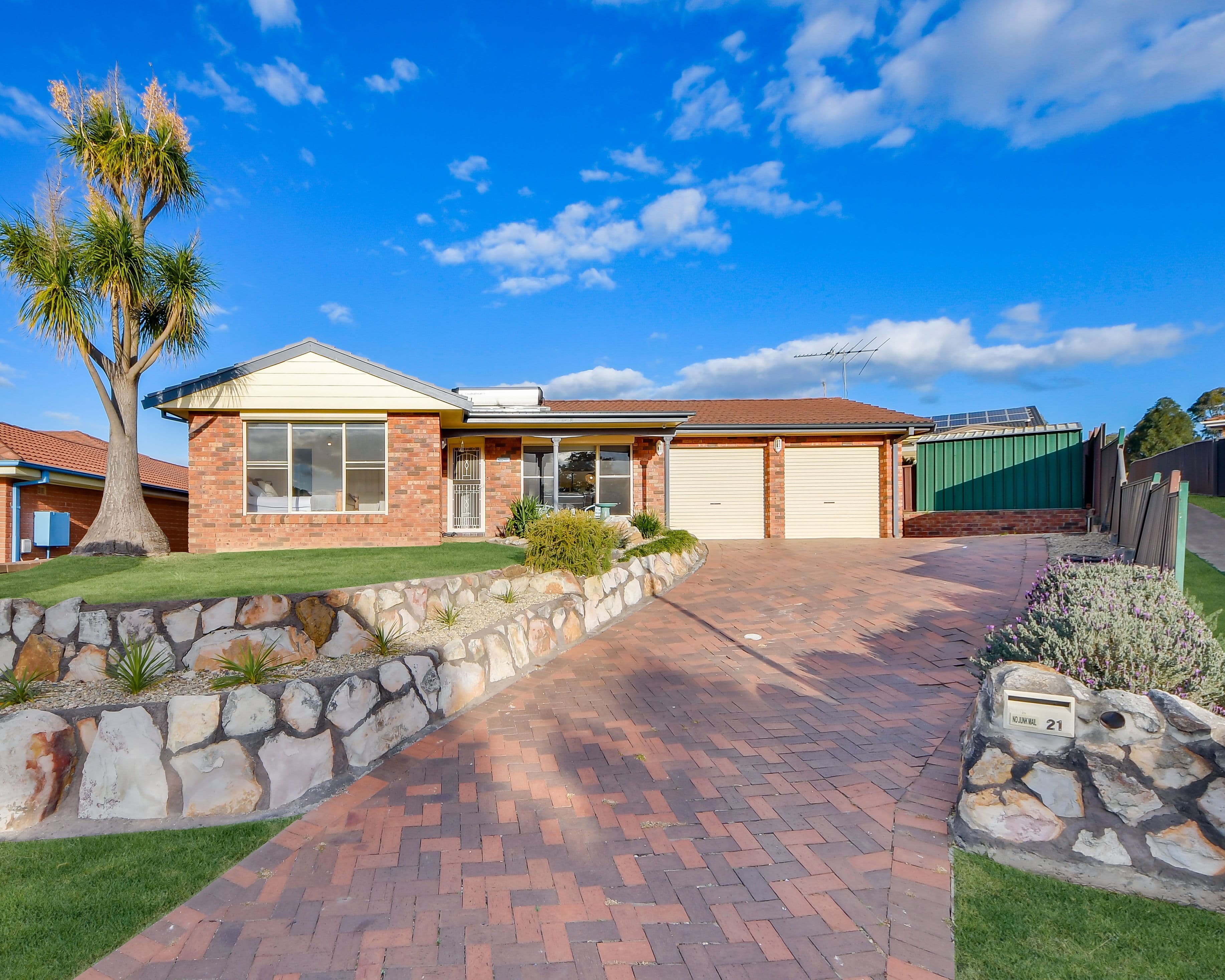 21 Alligator Place, Kearns - Image 1