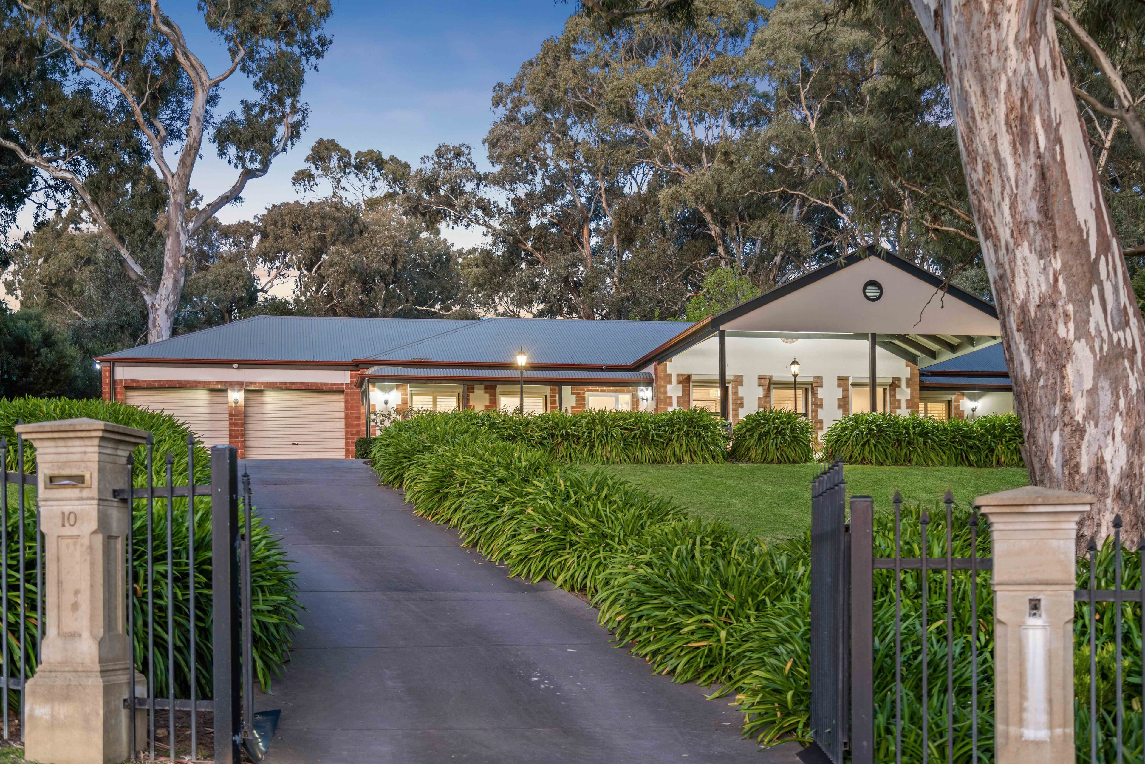 10 Burnbank Way, Mount Barker SA 5251, Mount Barker - Image 1