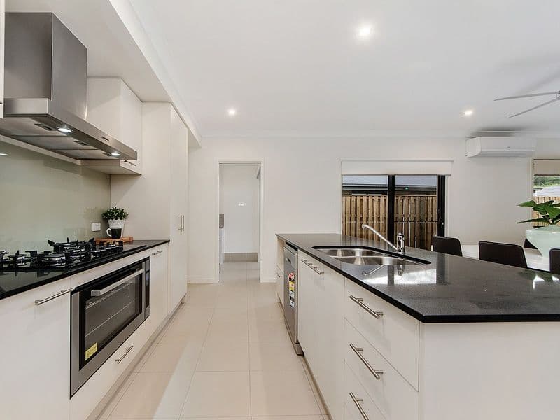 18 Sunwood Crescent, MAUDSLAND QLD 4210, Maudsland - Thumbnail 3