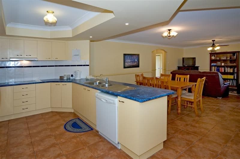 44 Prunda Circuit, WELLINGTON POINT QLD 4160, Wellington Point - Thumbnail 8
