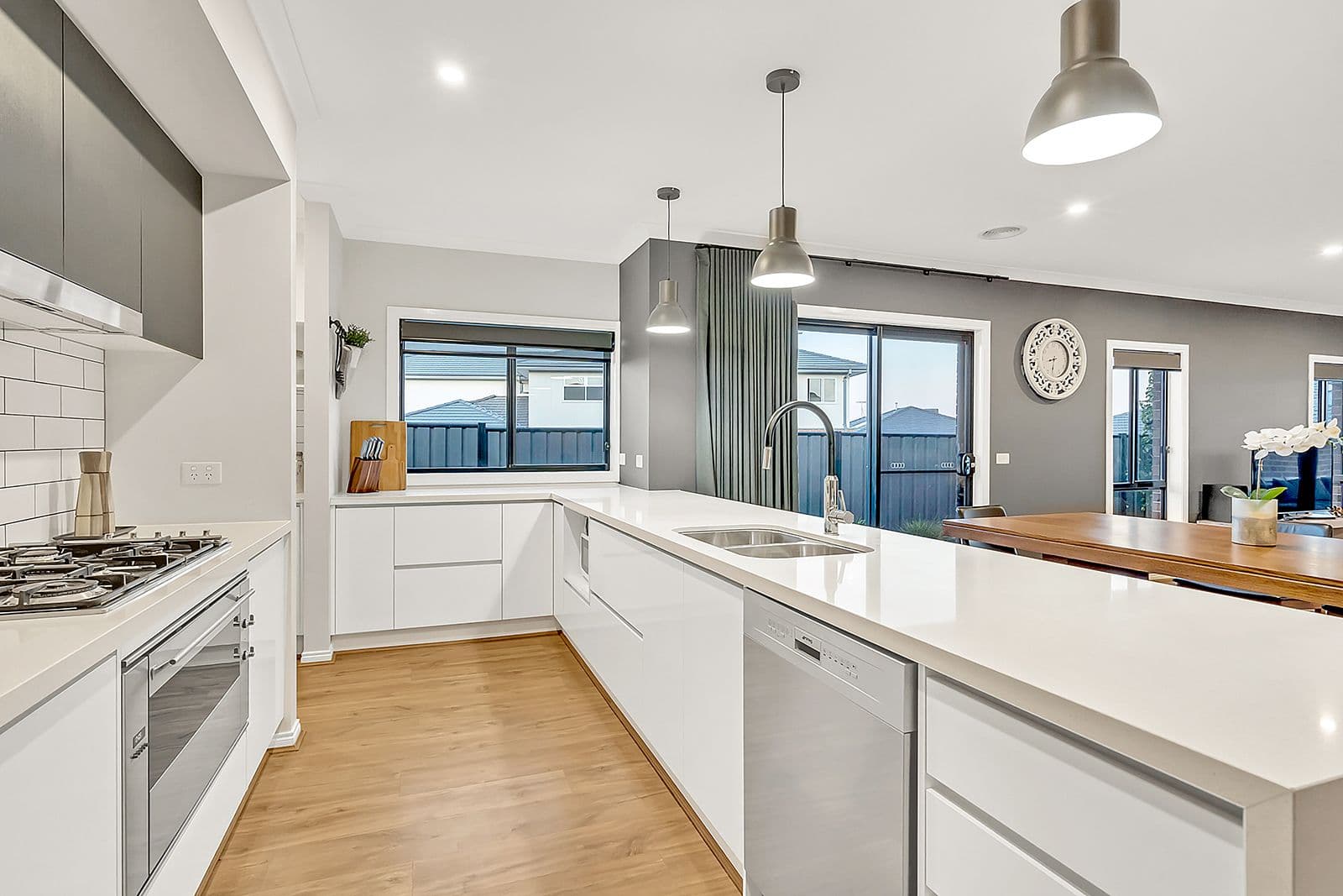 6 Dickens Street, Craigieburn VIC 3064, Craigieburn - Thumbnail 6