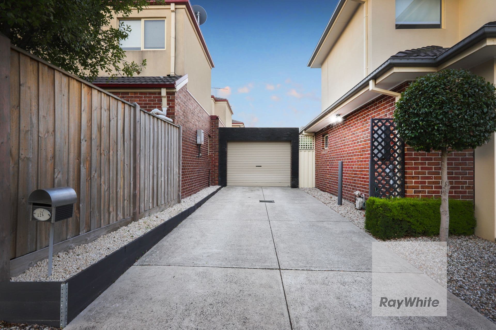 114 Lenoak Street, Gladstone Park VIC 3043, Gladstone Park - Thumbnail 2