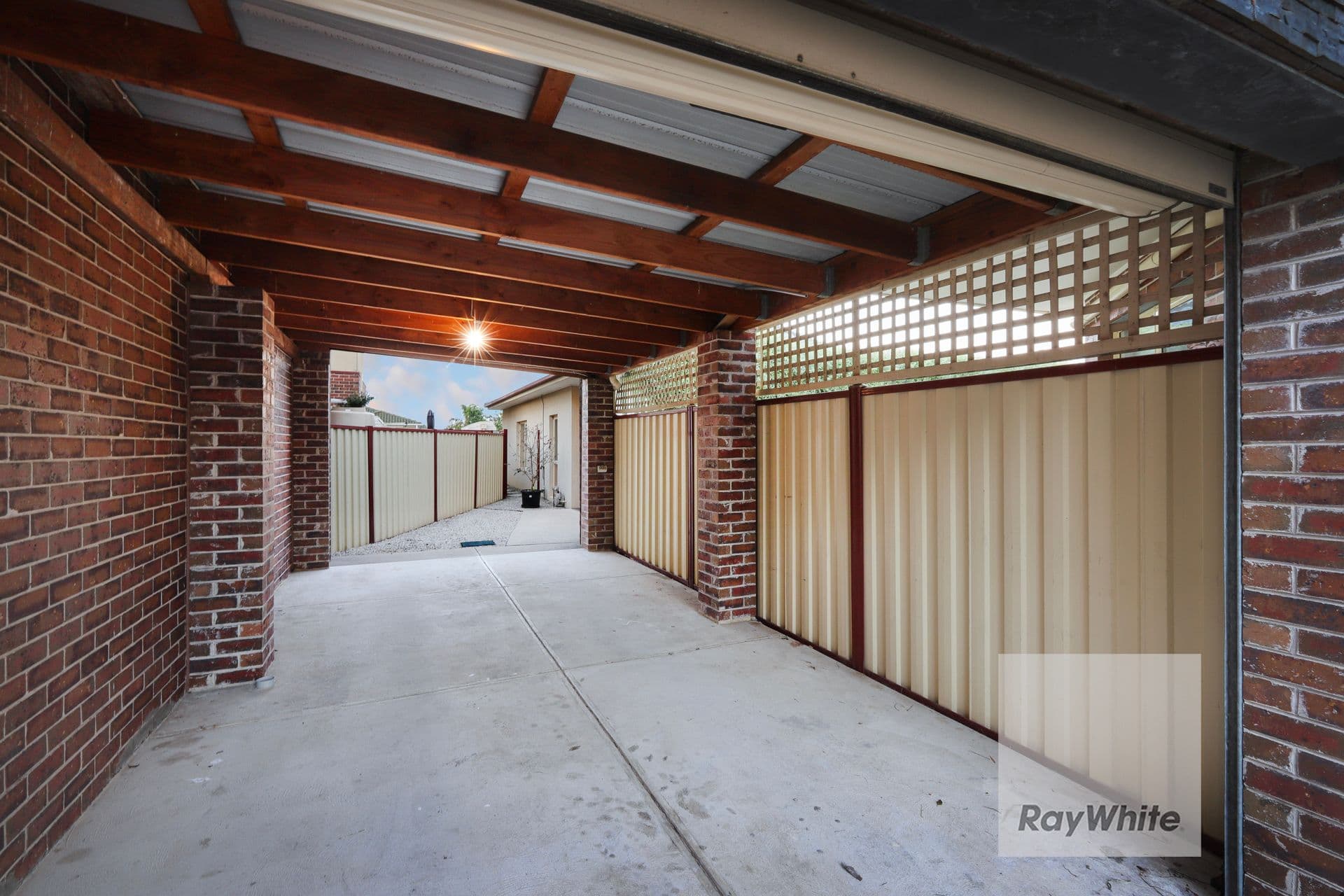 114 Lenoak Street, Gladstone Park VIC 3043, Gladstone Park - Thumbnail 3