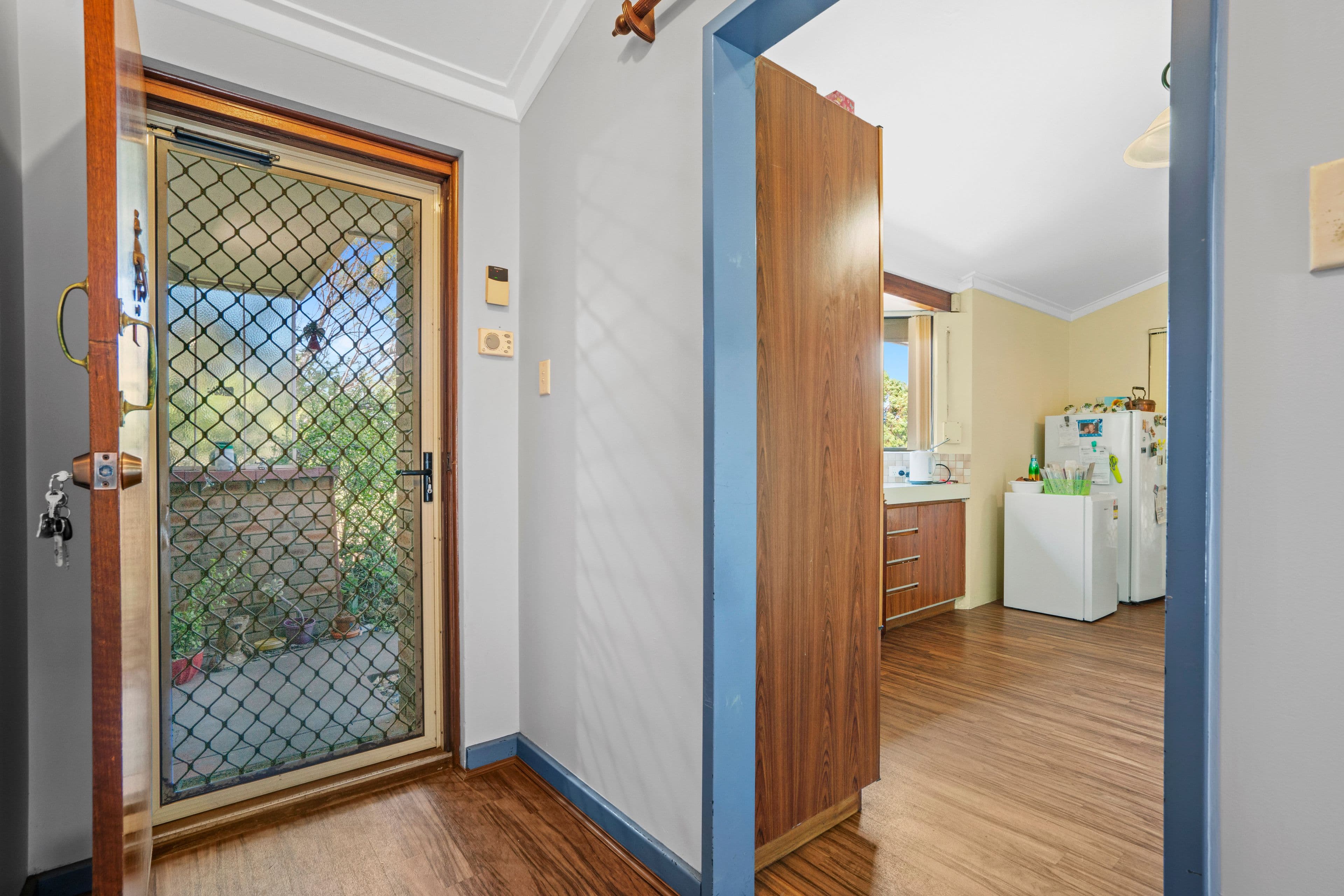 25 Grovelands Drive, Camillo WA 6111, Camillo - Thumbnail 2