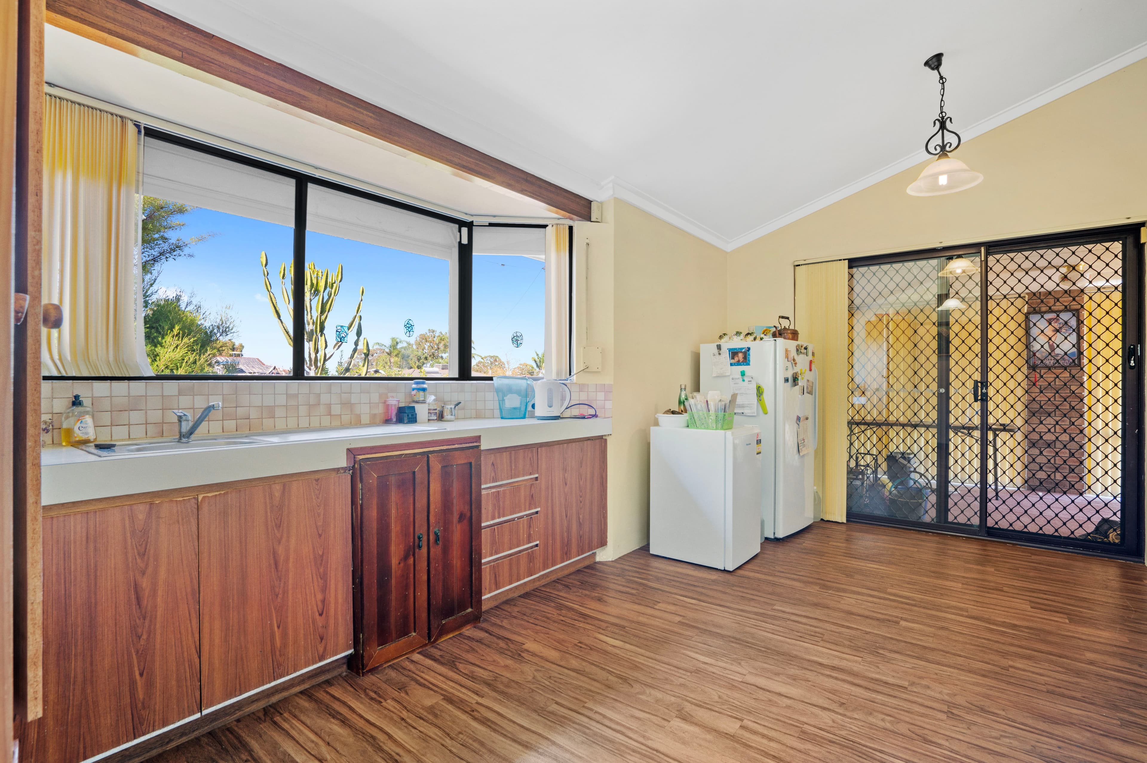 25 Grovelands Drive, Camillo WA 6111, Camillo - Thumbnail 4