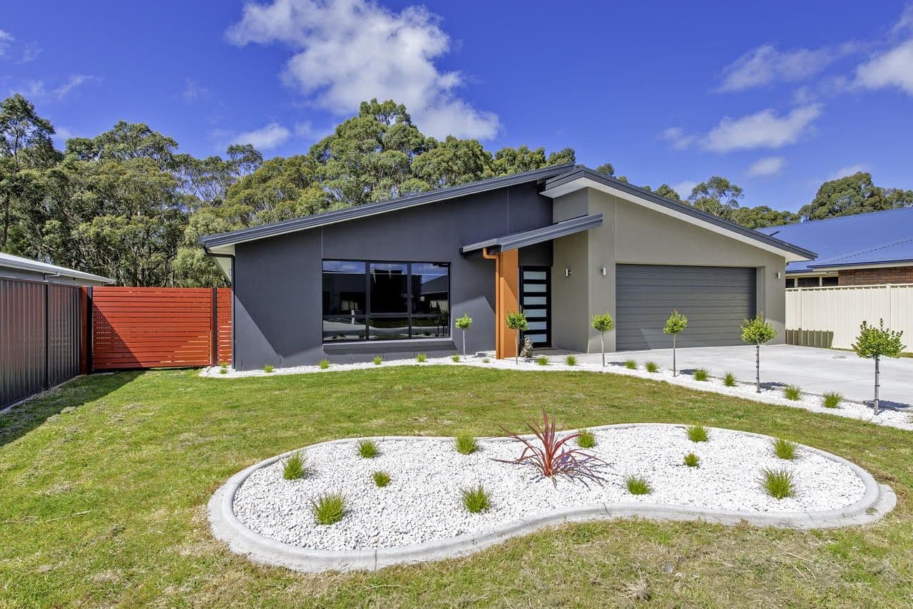 54 Katelyn Drive, Wynyard TAS 7325, Wynyard - Thumbnail 2