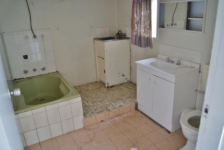 106 Edwards Street, YOUNG NSW 2594, Young - Thumbnail 3