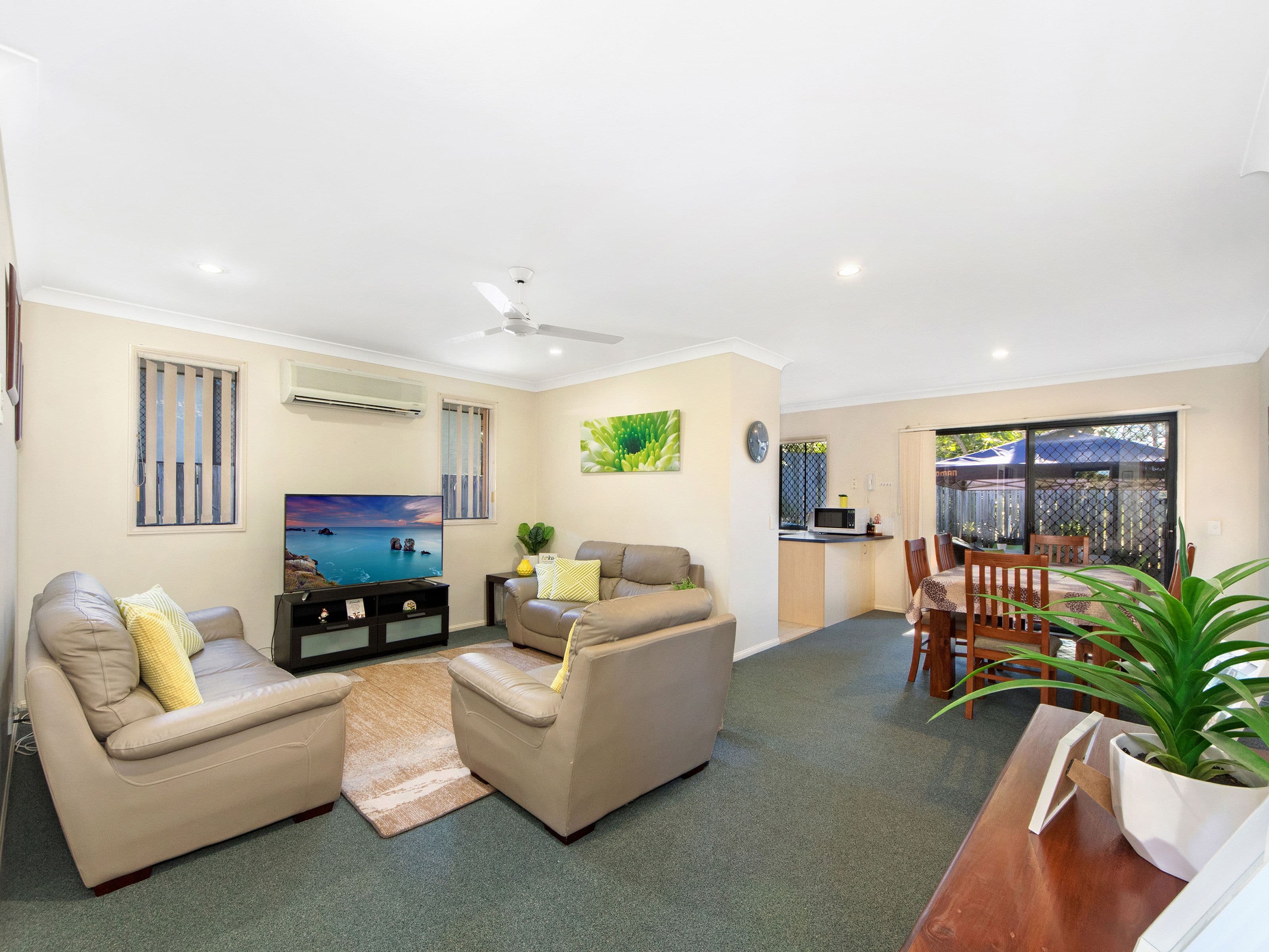 20 Brown Street, Labrador QLD 4215, Labrador - Thumbnail 2