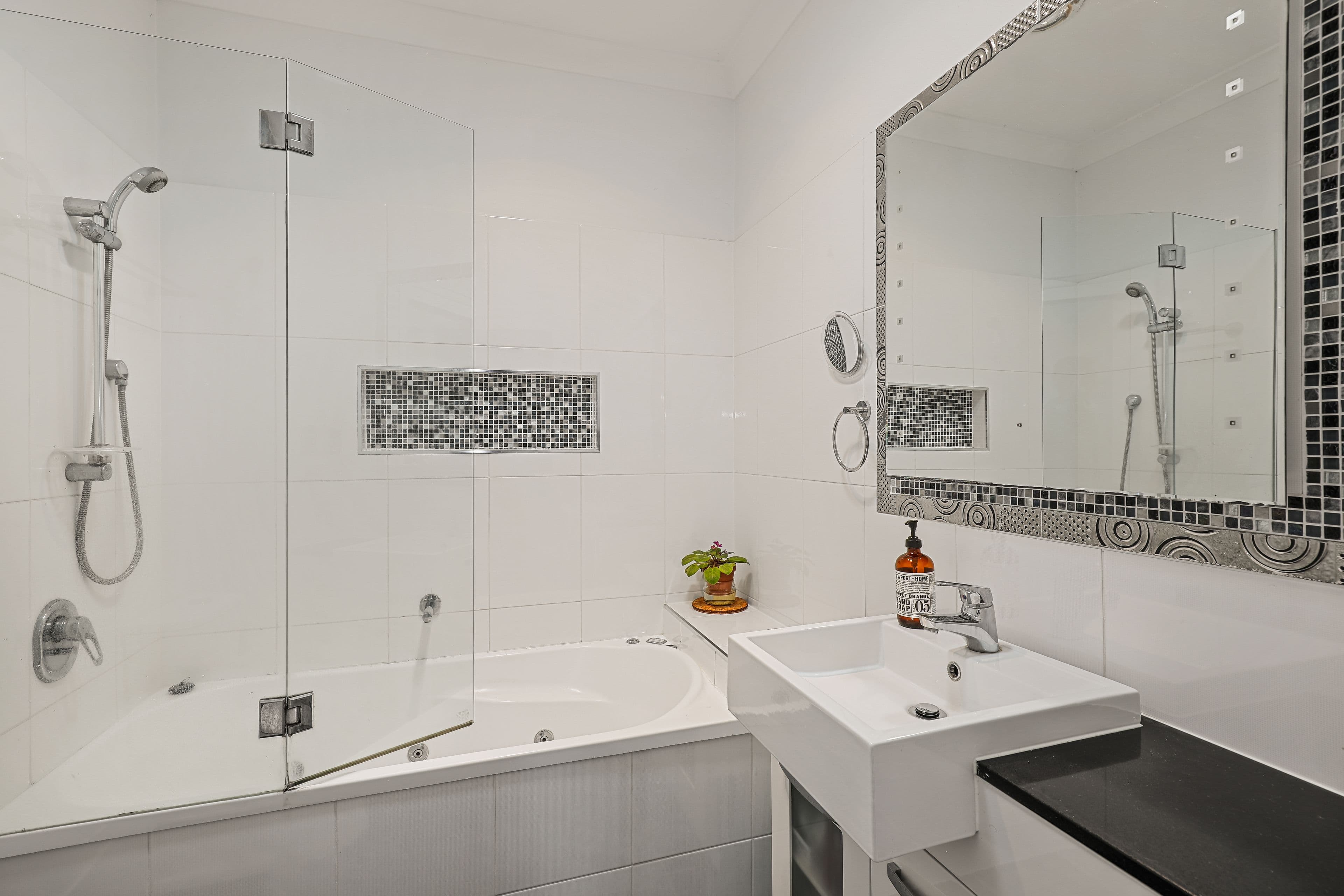 244 Queens Parade, Brighton QLD 4017, Brighton - Thumbnail 4