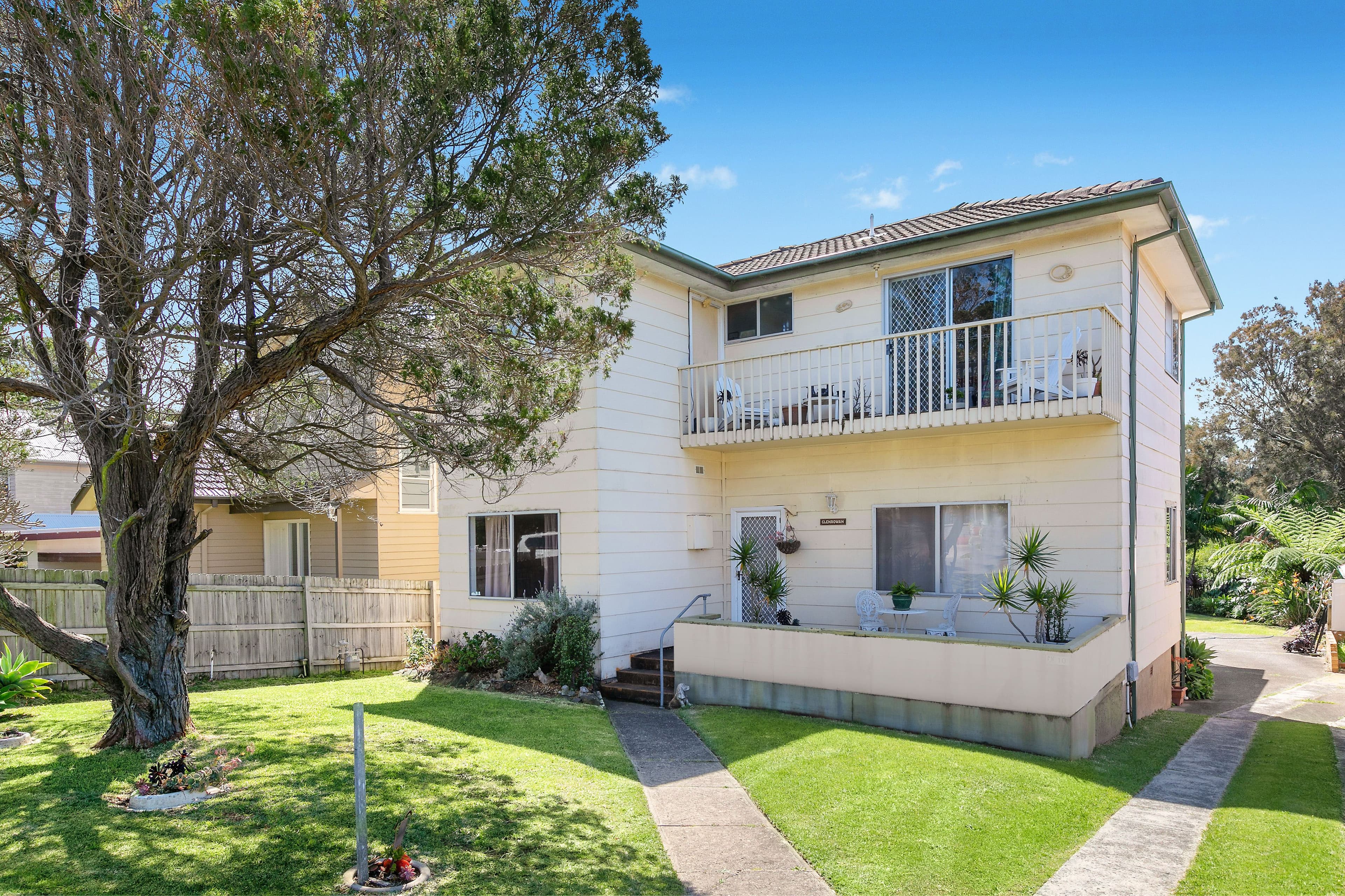 10 Stewart Avenue, Curl Curl NSW 2096, Curl Curl - Thumbnail 2