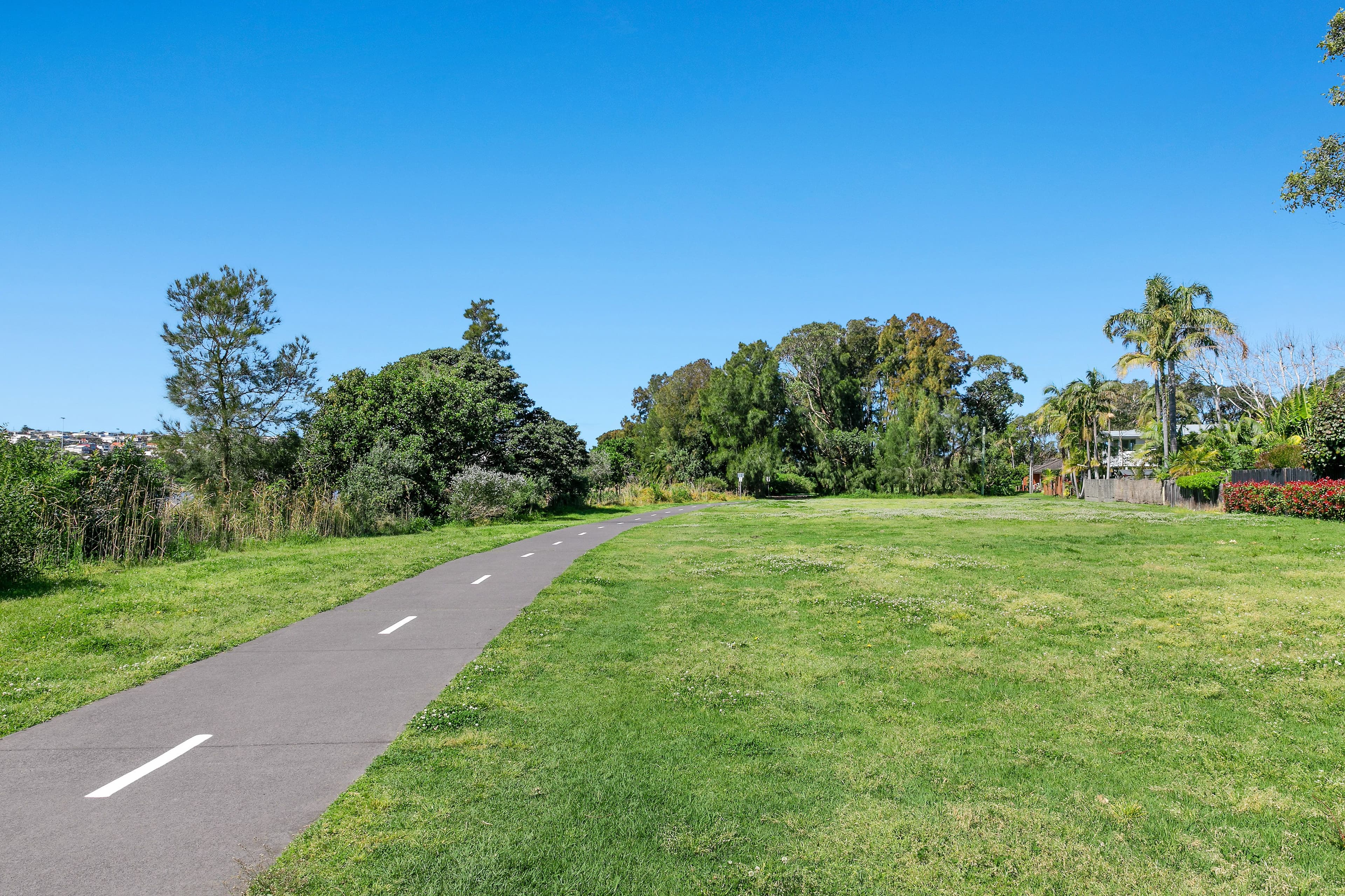 10 Stewart Avenue, Curl Curl NSW 2096, Curl Curl - Thumbnail 6