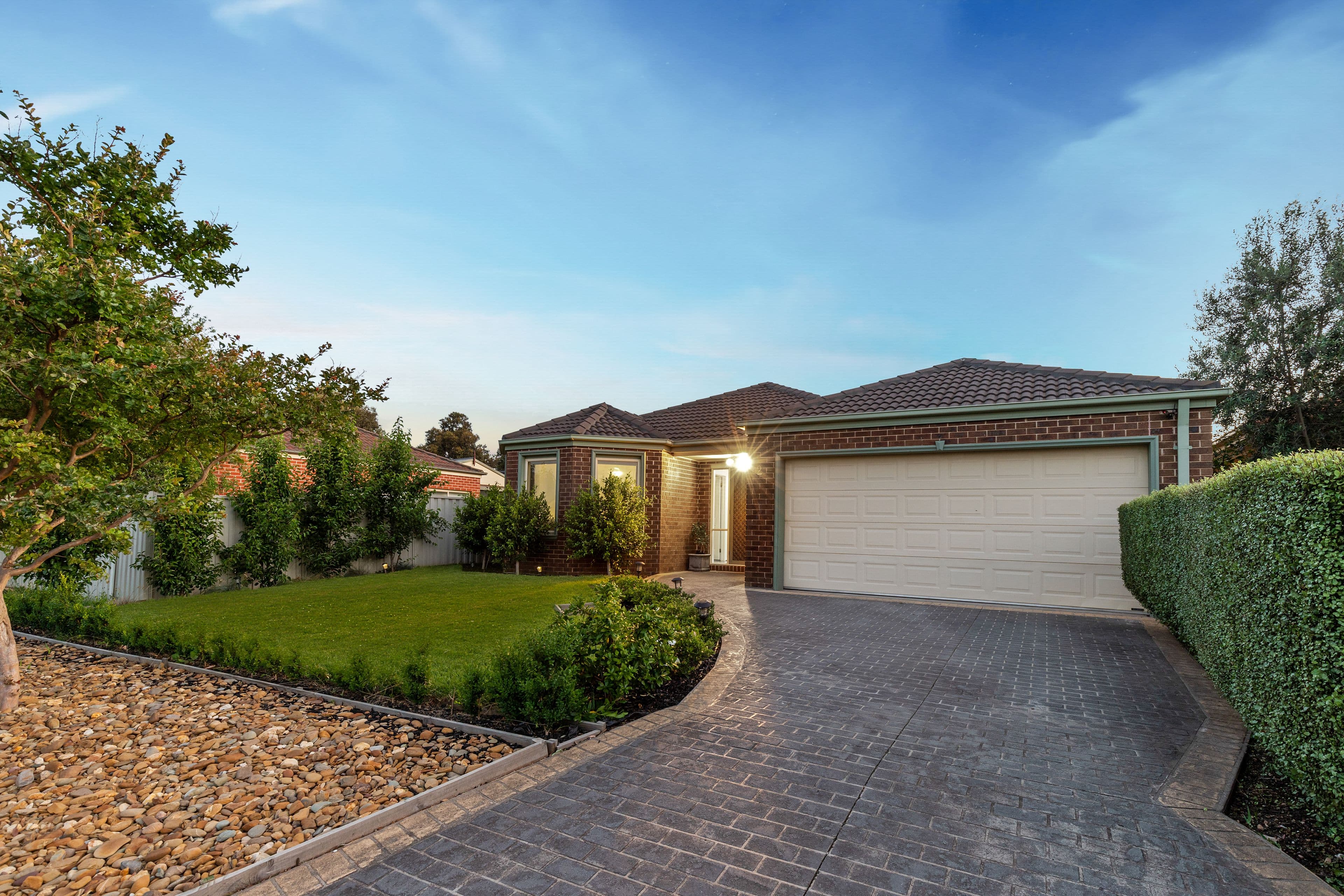 2 Belair Court, Caroline Springs VIC 3023, Caroline Springs - Thumbnail 2