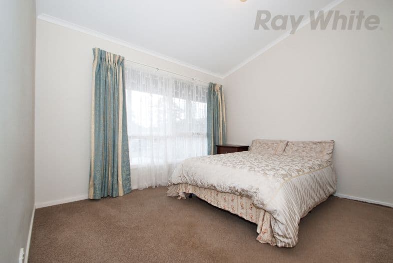 4 CAROLE Avenue, CHIRNSIDE PARK VIC 3116, Chirnside Park - Thumbnail 5