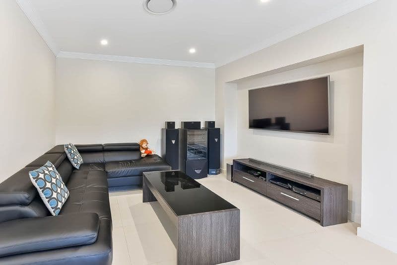 16 Horsley Circuit, Oran Park - Thumbnail 3