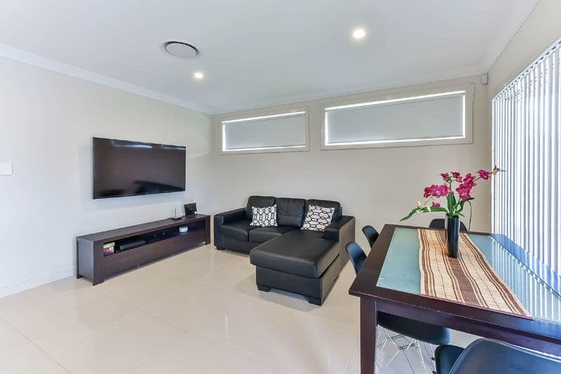 16 Horsley Circuit, Oran Park - Thumbnail 4