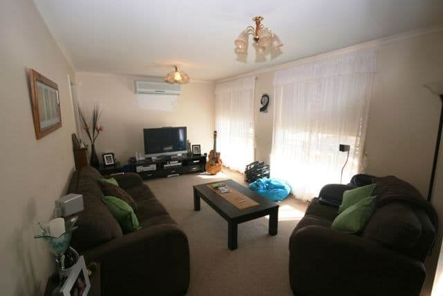 4 Kelly Street, CLARE SA 5453, Clare - Thumbnail 2