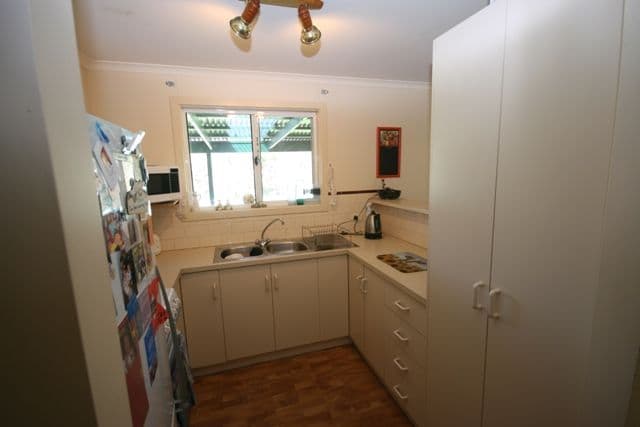 4 Kelly Street, CLARE SA 5453, Clare - Thumbnail 3