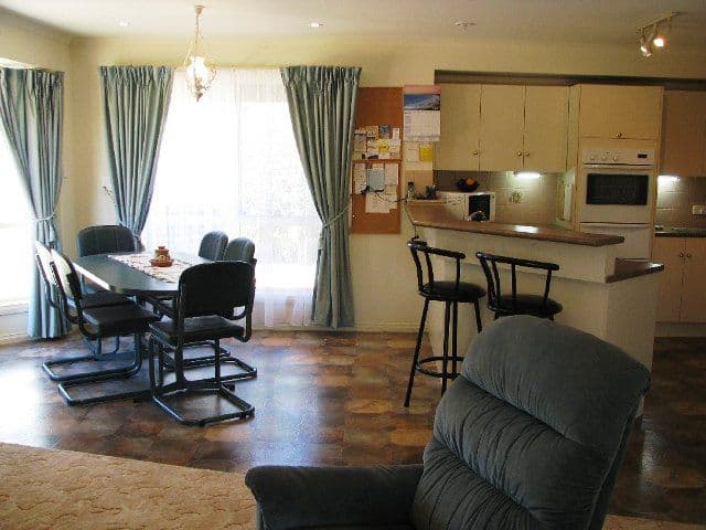 4 Busbridge Court, LOXTON SA 5333, Loxton - Thumbnail 2