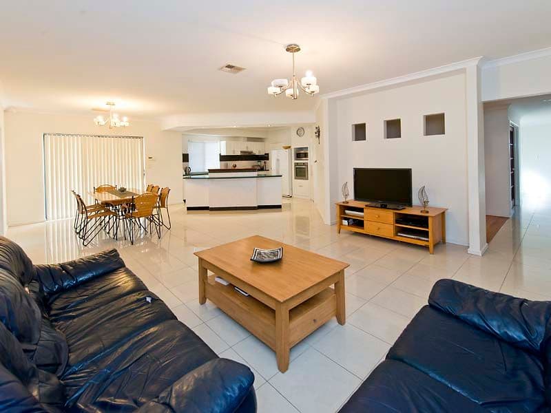 54 Ashmore Avenue, CANNING VALE WA 6155, Canning Vale - Thumbnail 3