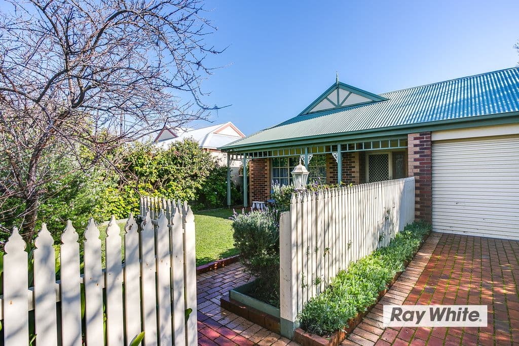 2 Elgan Avenue, Rye VIC 3941, Rye - Thumbnail 2