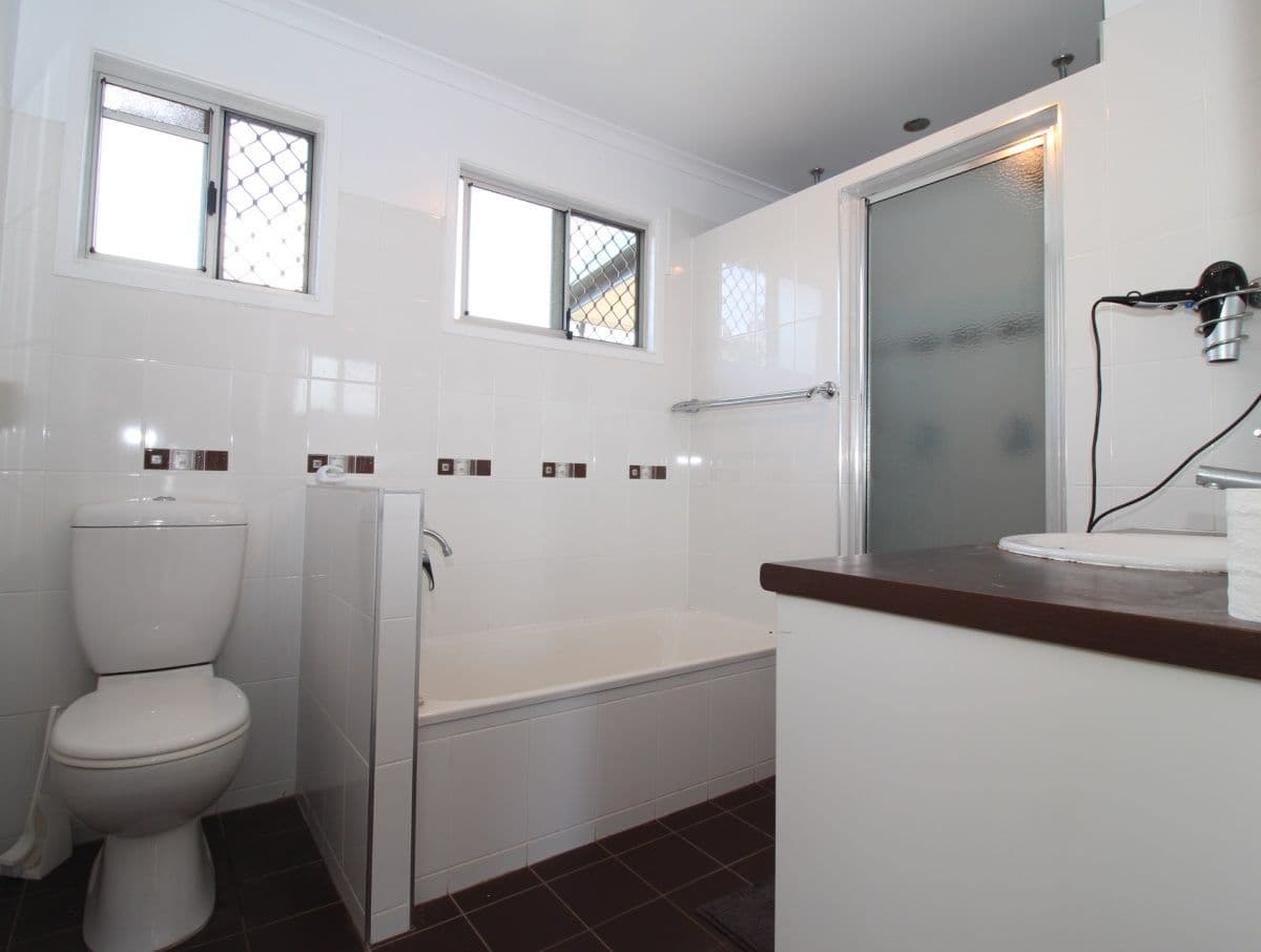 19 Campbell Street, Emerald QLD 4720, Emerald - Thumbnail 5