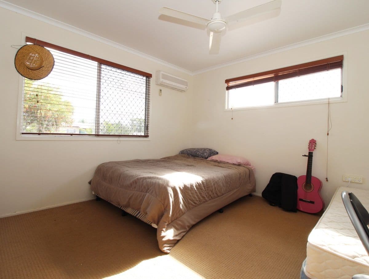 19 Campbell Street, Emerald QLD 4720, Emerald - Thumbnail 6