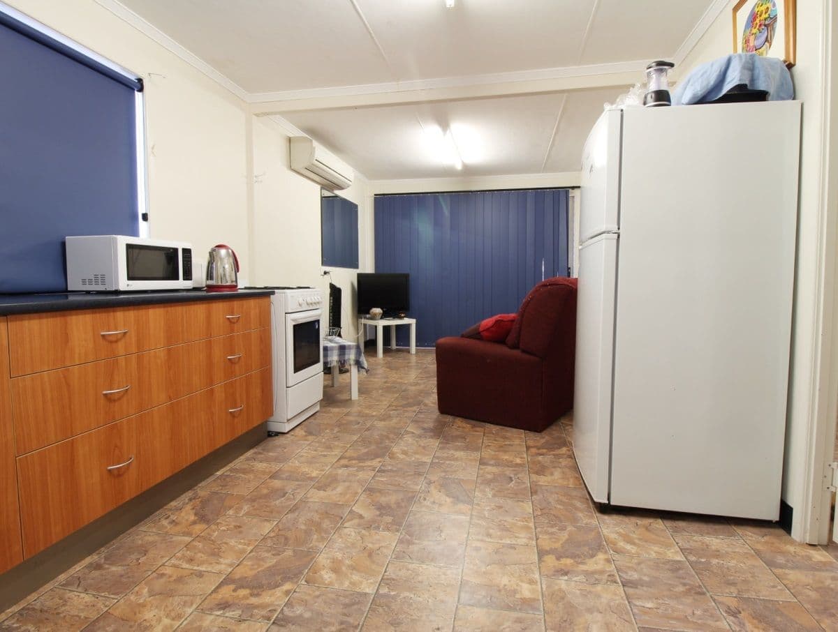 19 Campbell Street, Emerald QLD 4720, Emerald - Thumbnail 8