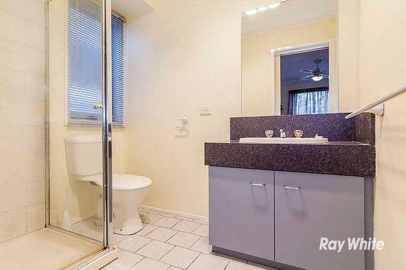 38 Maltravers Crescent, Cranbourne North VIC 3977, Cranbourne North - Thumbnail 4