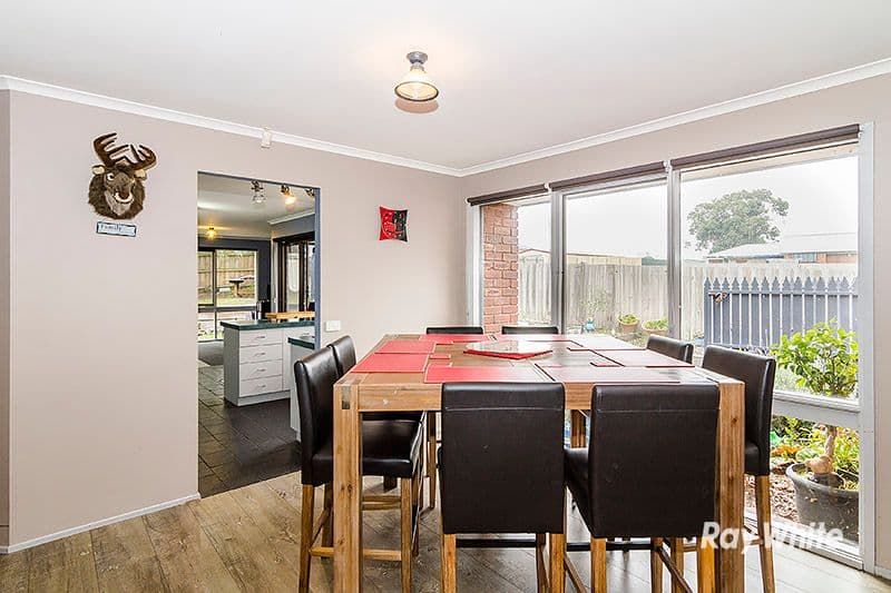 38 Maltravers Crescent, Cranbourne North VIC 3977, Cranbourne North - Thumbnail 8