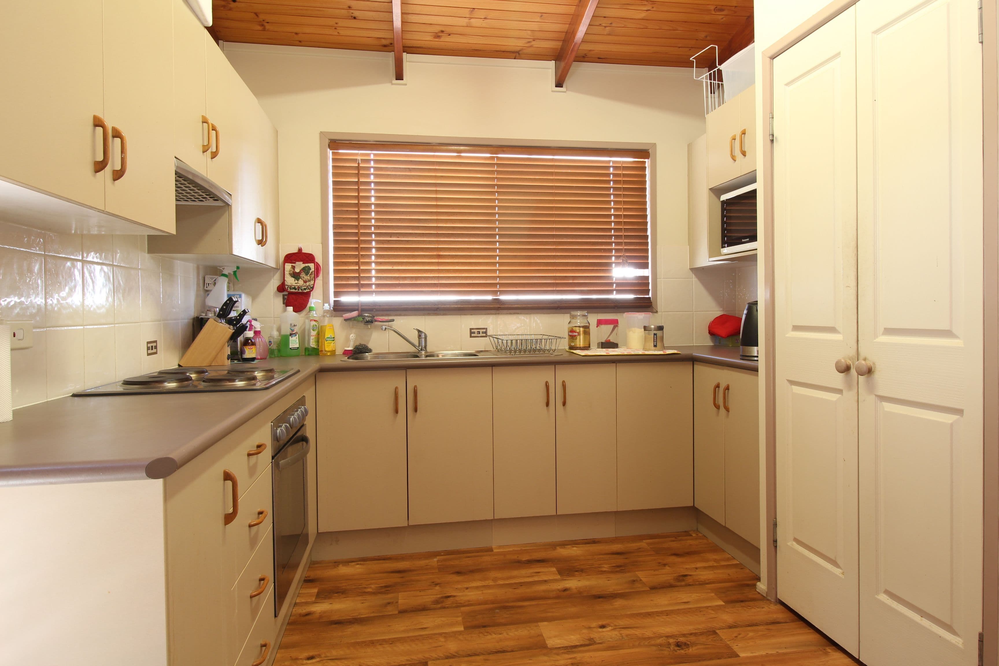 6 Bailey Street, Capella QLD 4723, Capella - Thumbnail 2