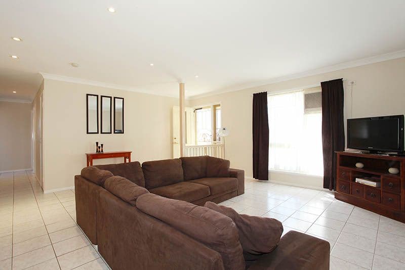 15 Rutyna Crescent, CRESTMEAD QLD 4132, Crestmead - Thumbnail 4