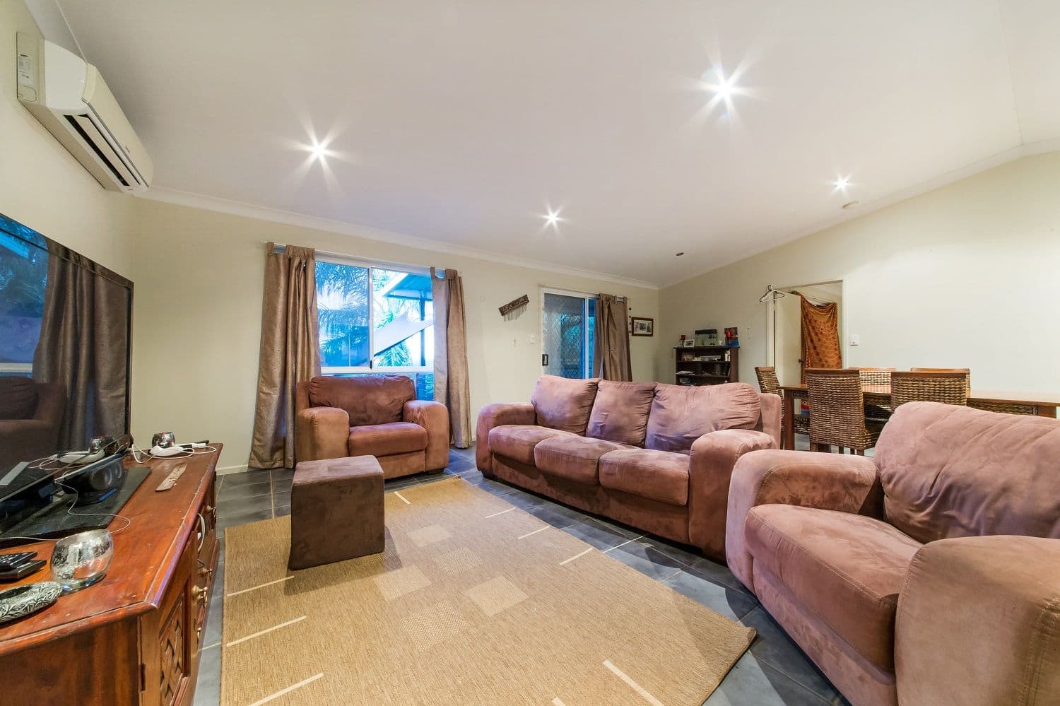 7 South Molle Boulevard, CANNONVALE QLD 4802, Cannonvale - Thumbnail 3