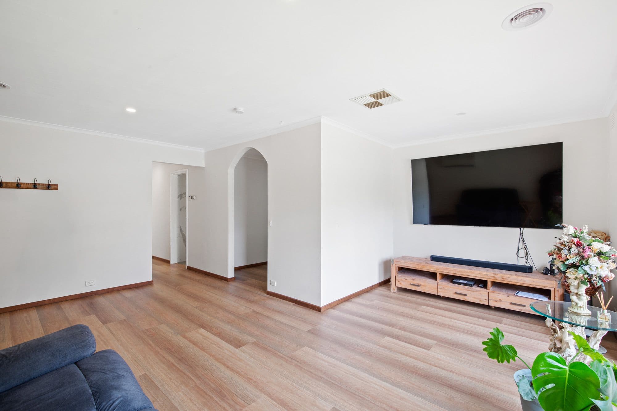 8 Murchison Court, Werribee VIC 3030, Werribee - Thumbnail 2