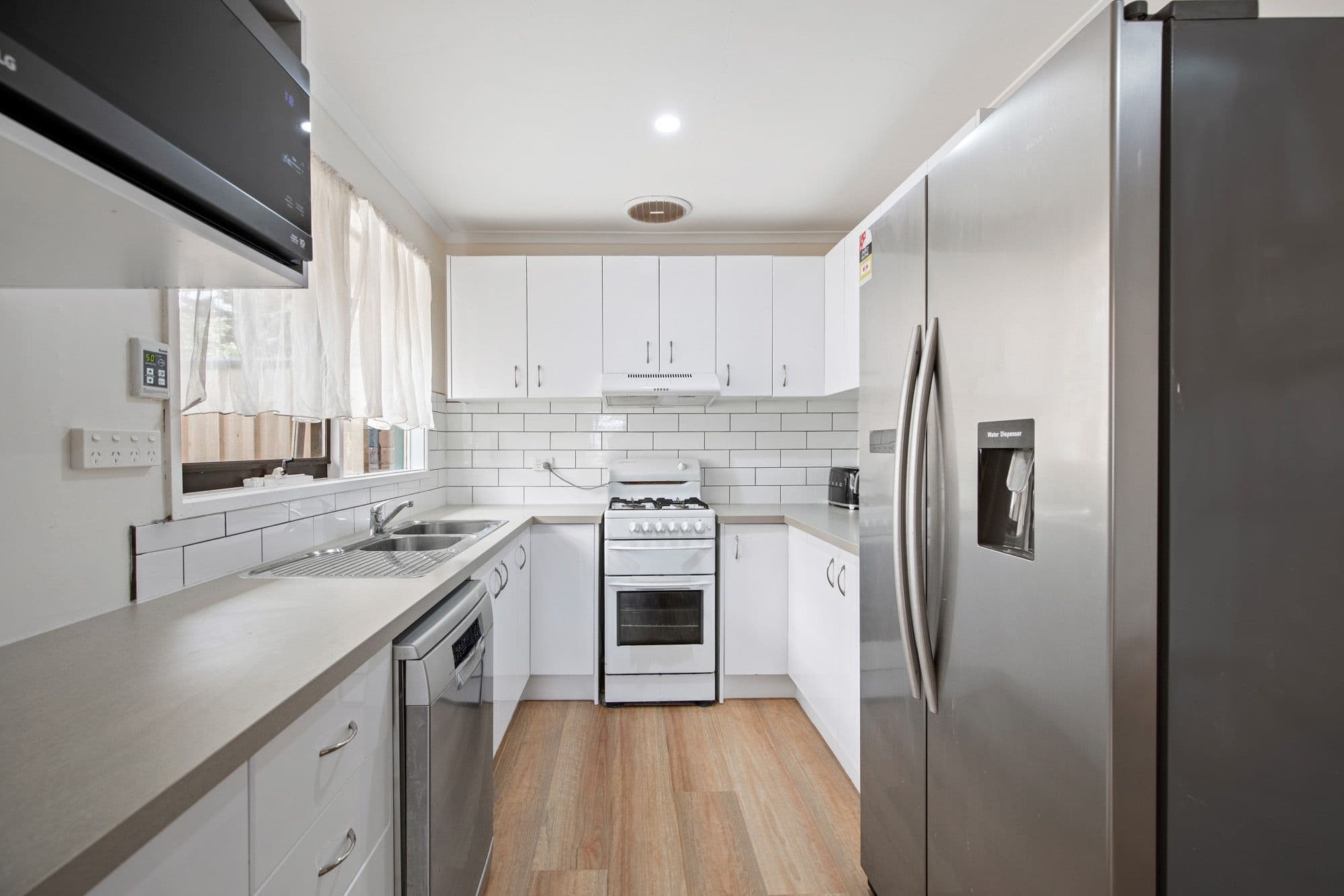 8 Murchison Court, Werribee VIC 3030, Werribee - Thumbnail 4