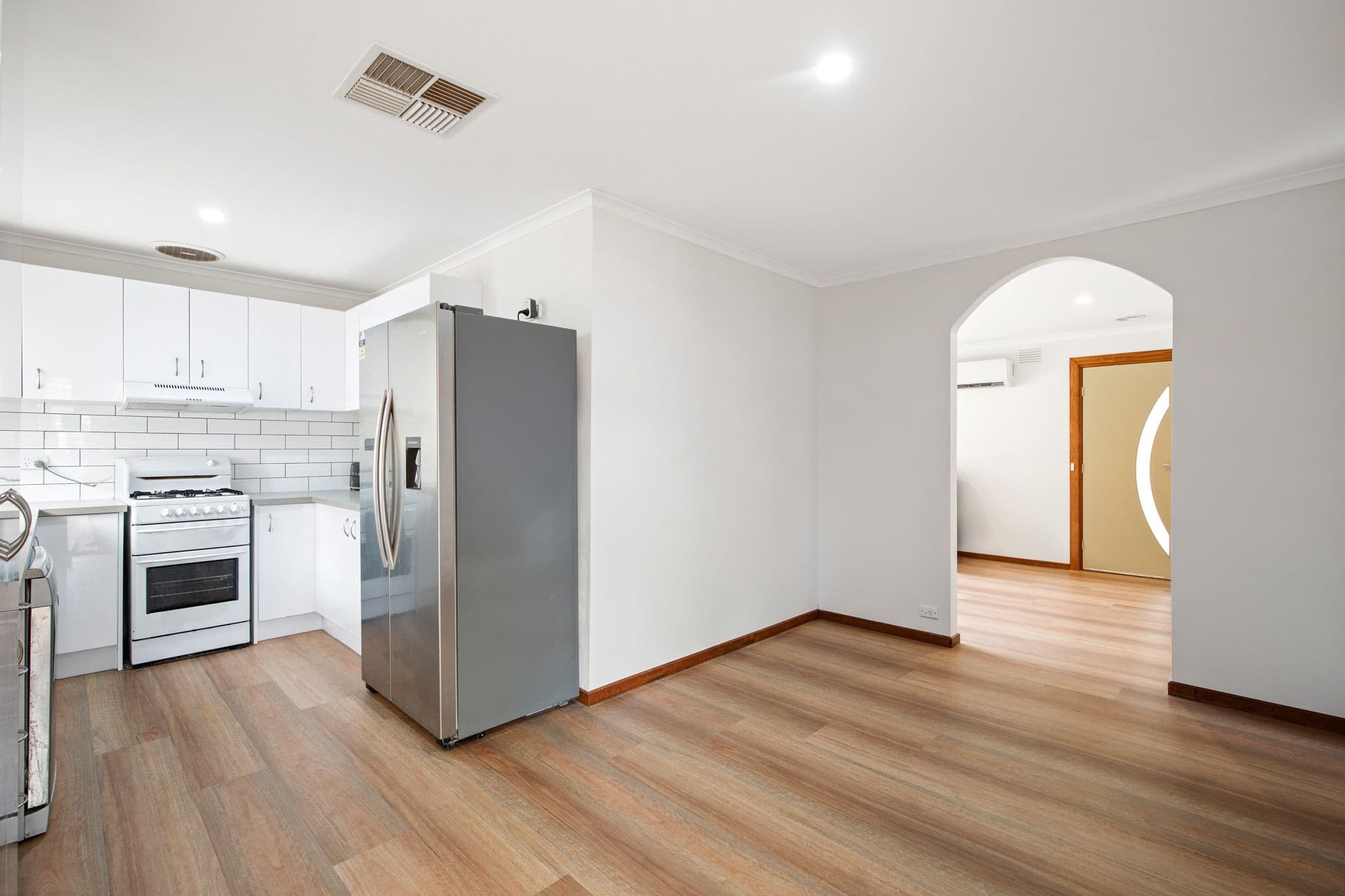 8 Murchison Court, Werribee VIC 3030, Werribee - Thumbnail 5
