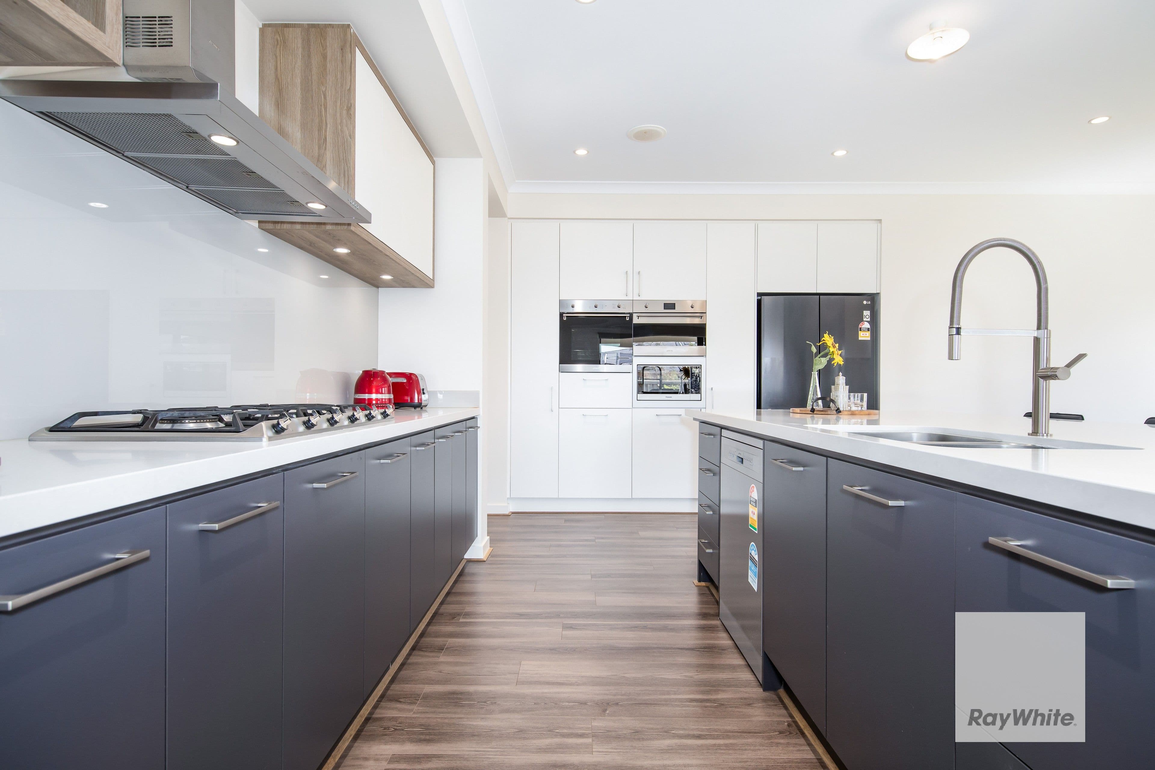16 Featherwood Drive, AINTREE VIC 3336, Aintree - Thumbnail 4