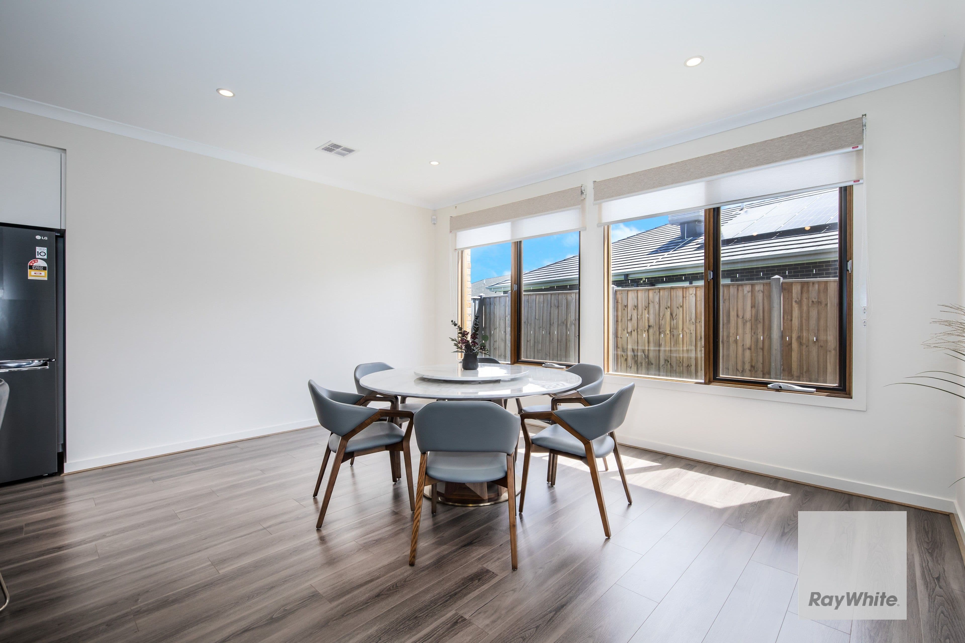 16 Featherwood Drive, AINTREE VIC 3336, Aintree - Thumbnail 6