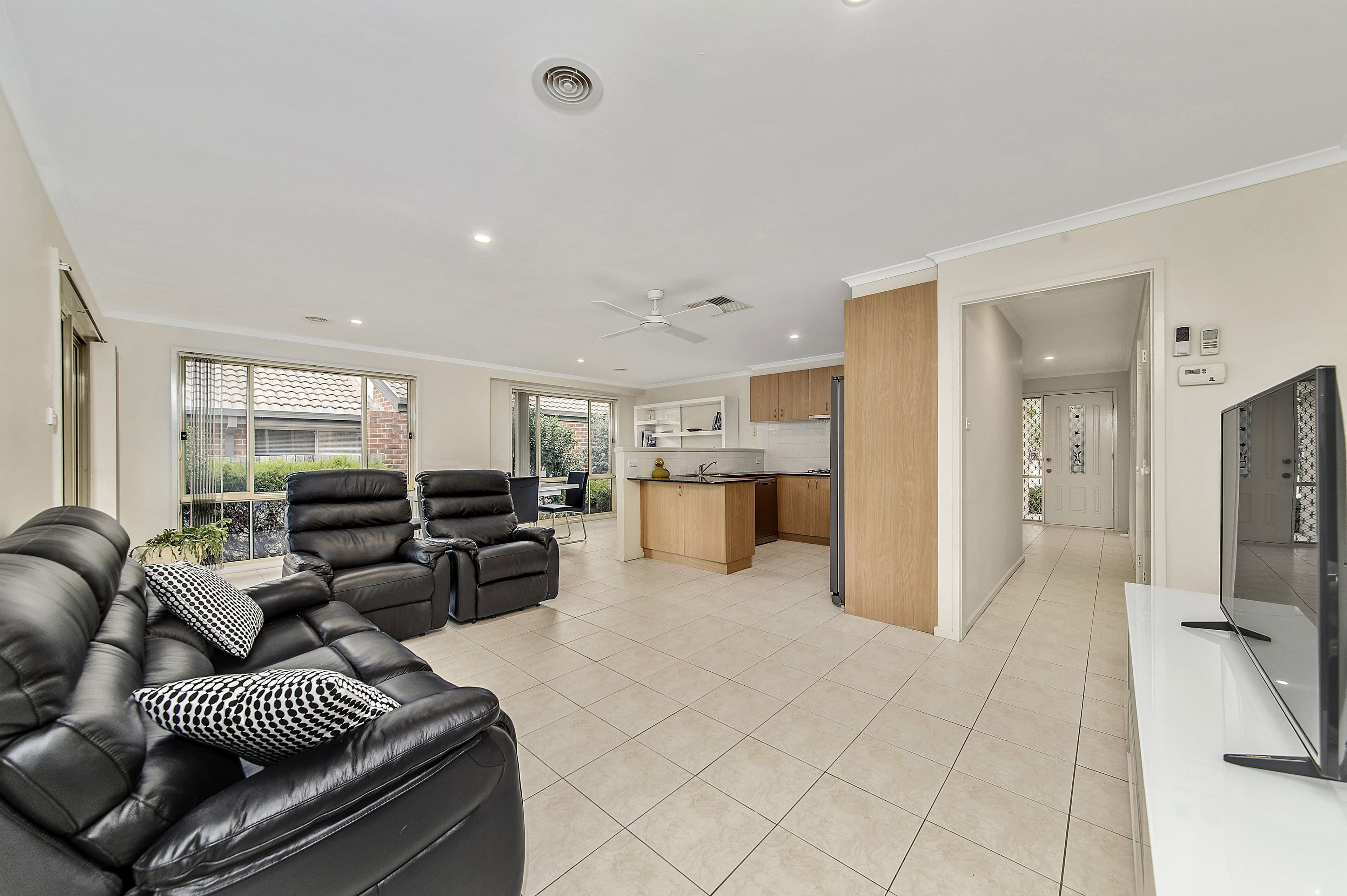 17 Betty Maloney Crescent, Banks ACT 2906, Banks - Thumbnail 6