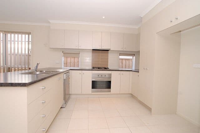 20 Giselle Grove, TARNEIT VIC 3029, Tarneit - Thumbnail 2