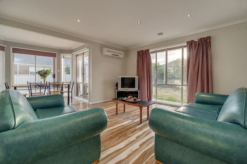 9 The Greenway, CRAIGIEBURN VIC 3064, Craigieburn - Thumbnail 2