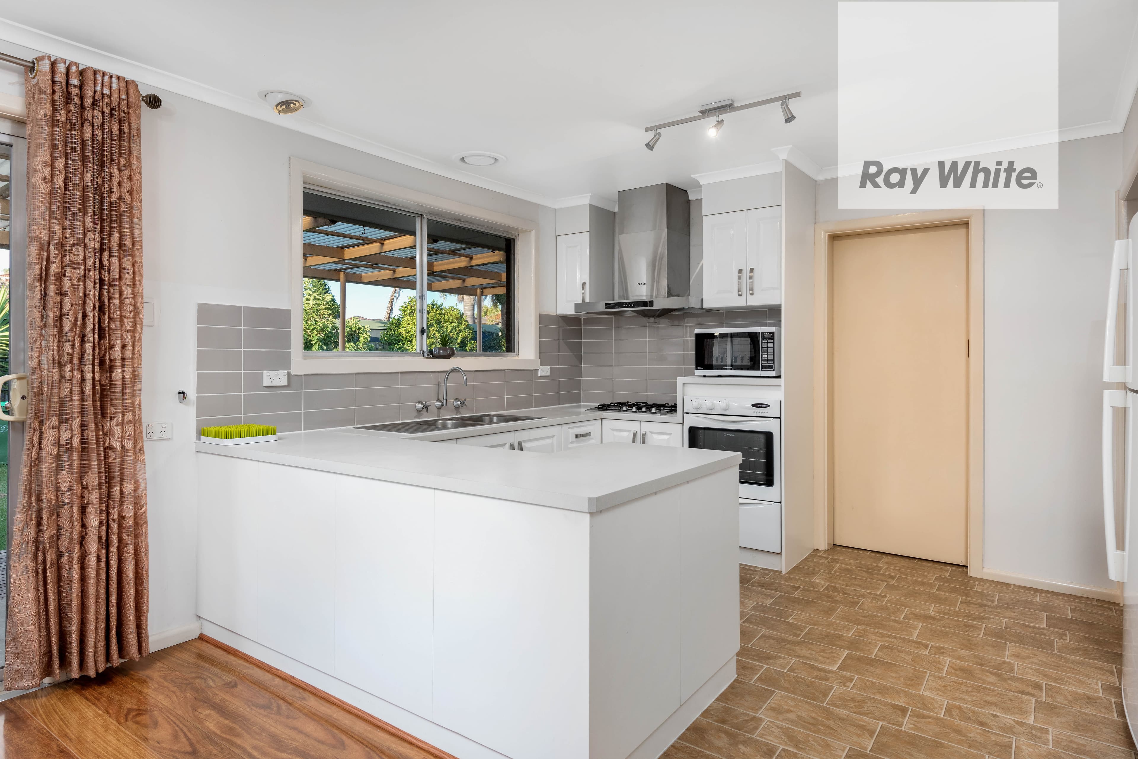 15 Milton Parade, Bundoora VIC 3083, Bundoora - Thumbnail 2