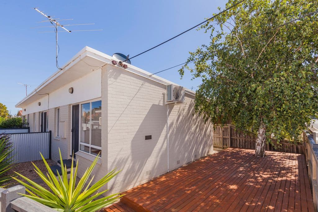 107 Isabella Street, Geelong West VIC 3218, Geelong West - Thumbnail 2