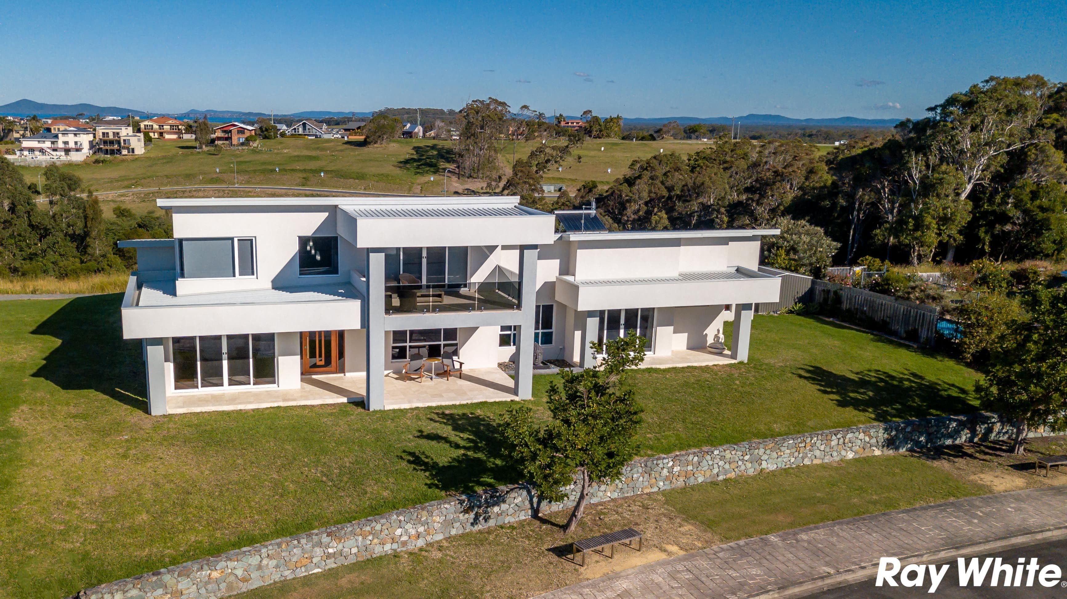 4 Scarborough Circuit, Red Head - Image 1
