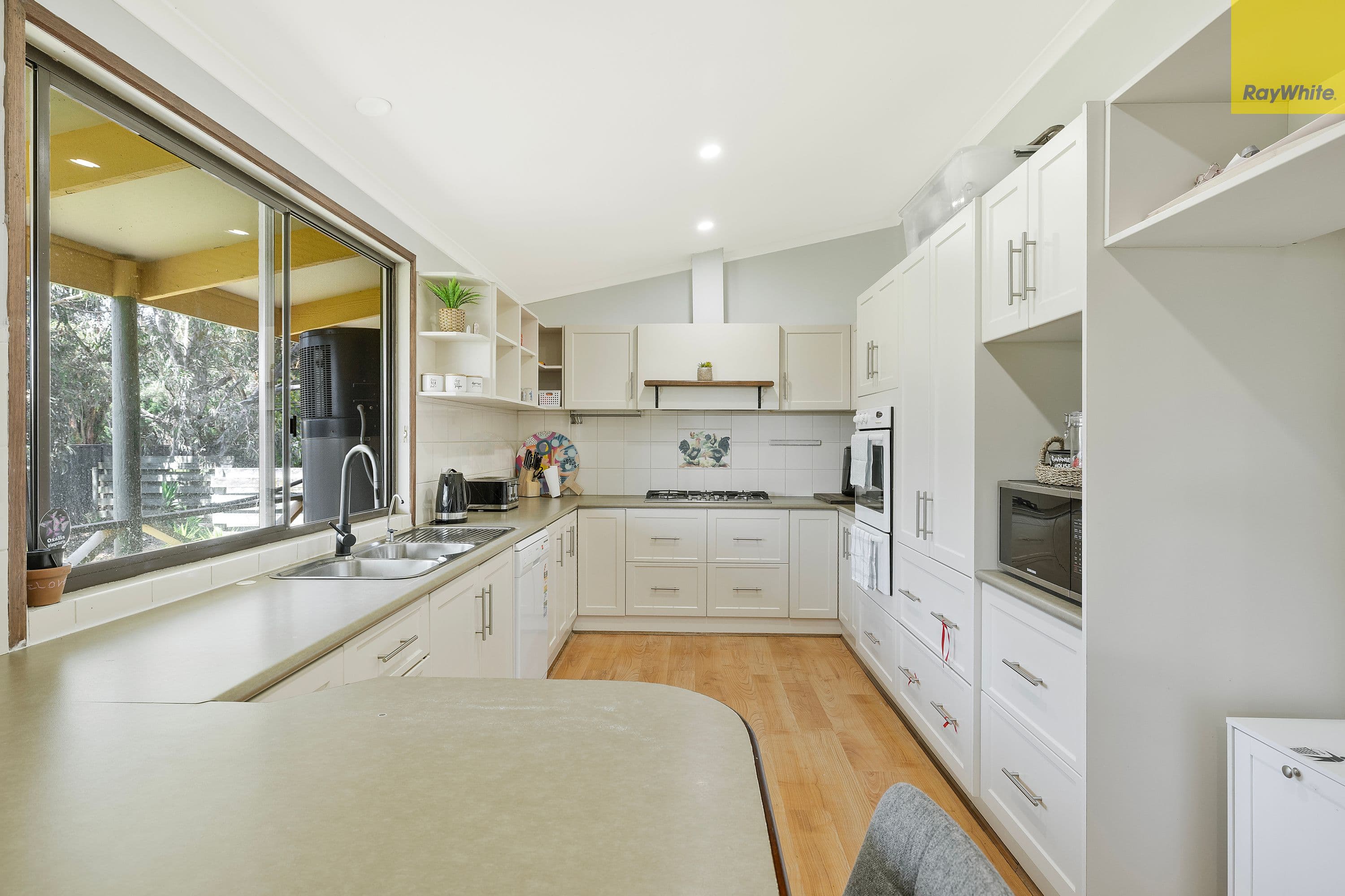 8 Berry Street, Ballan VIC 3342, Ballan - Thumbnail 4