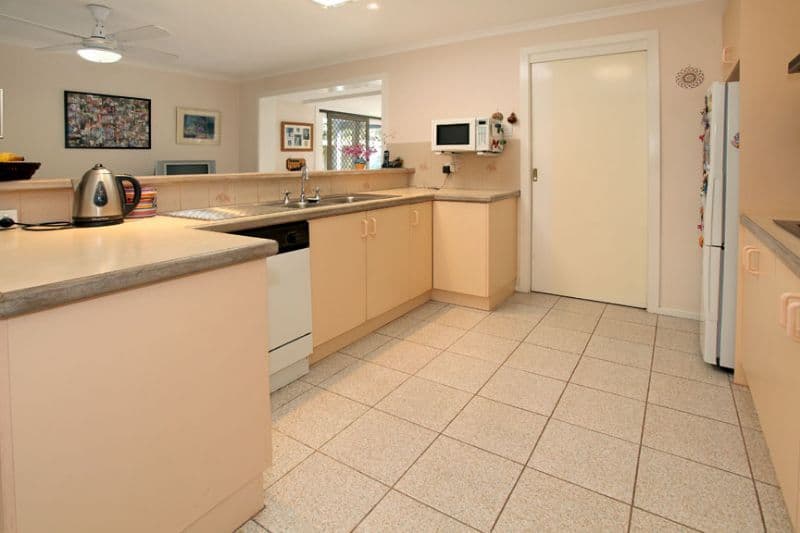 210 Gallaghers Road, GLEN WAVERLEY VIC 3150, Glen Waverley - Thumbnail 2